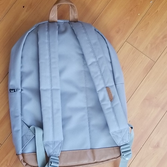 Herschel Backpack - Picture 3 of 4